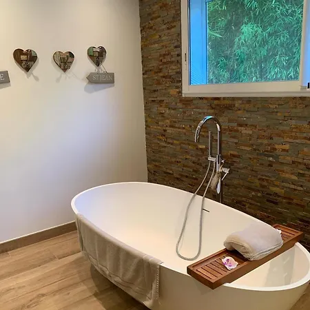 Les Voiles De Valescure D'hotes Et Son Espace Bien Etre Bed & Breakfast