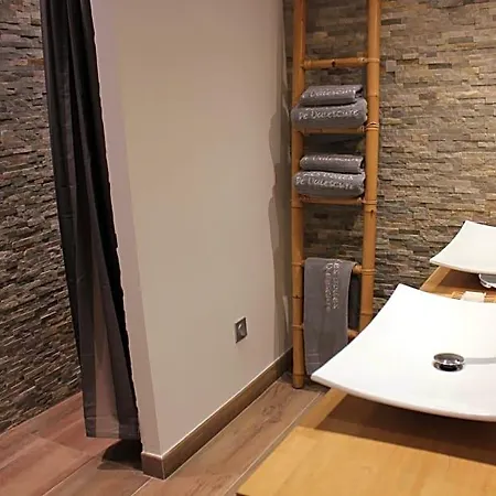 Bed & Breakfast Les Voiles De Valescure 4*