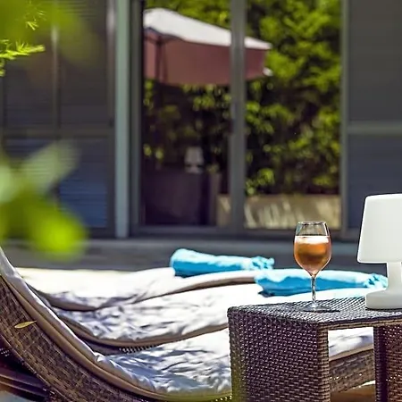 Les Voiles De Valescure D'hôtes Et Son Espace Bien Couette-café 4*
